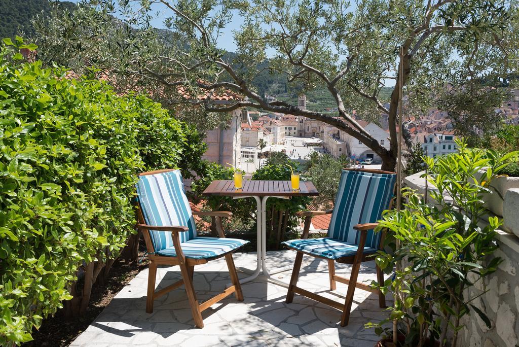 Apartments Olive Tree Hvar Town Exterior photo